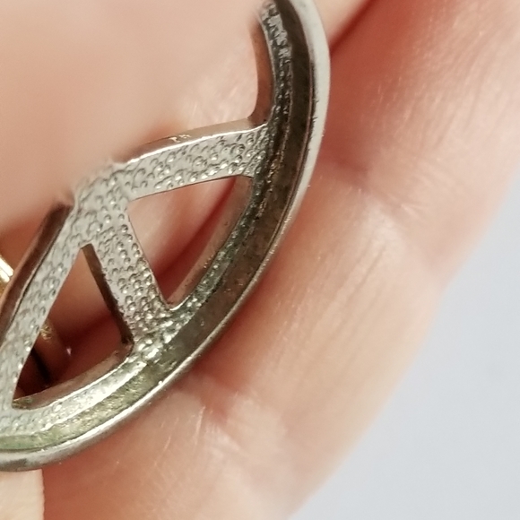 Relisted - Peace sign pendant silver tone metal hippie style - Picture 4 of 12